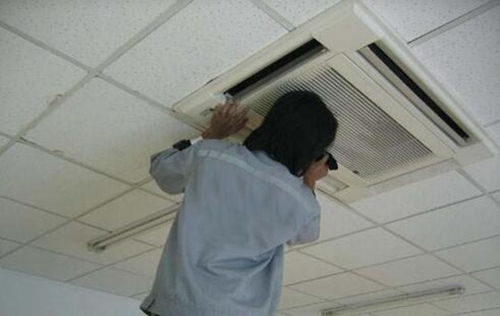 .空調盡量每月開次機。