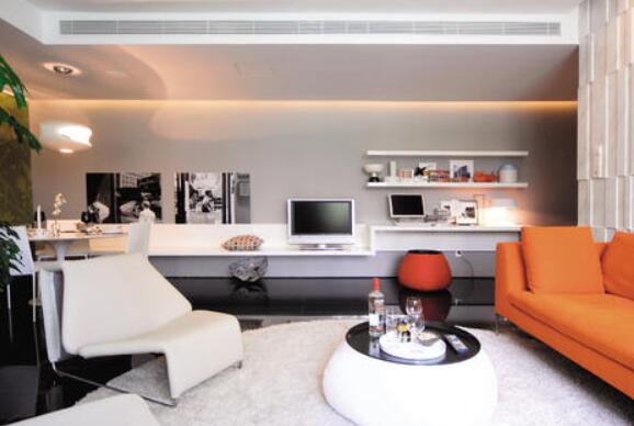 如果空調(diào)長(zhǎng)期不使用，應(yīng)該拔掉電源插頭